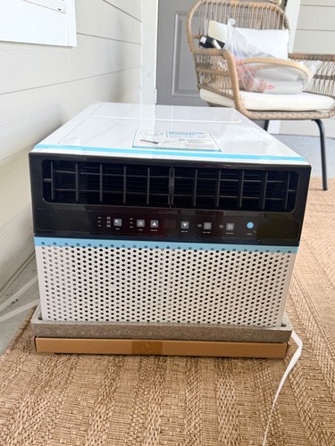 Room air conditioner - room, new